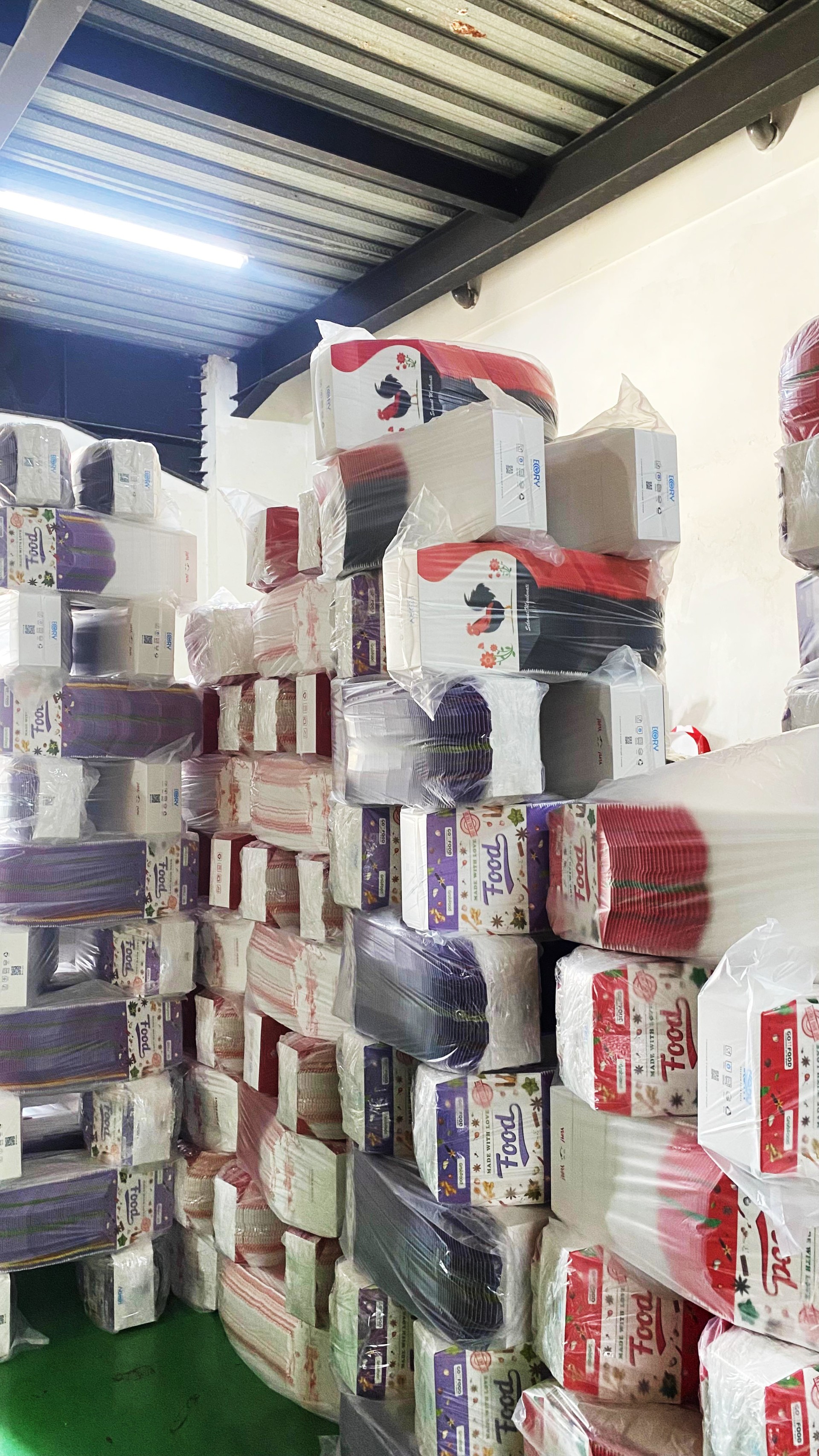 Hasil produksi kemasan dalam jumlah besar untuk kebutuhan repeat order